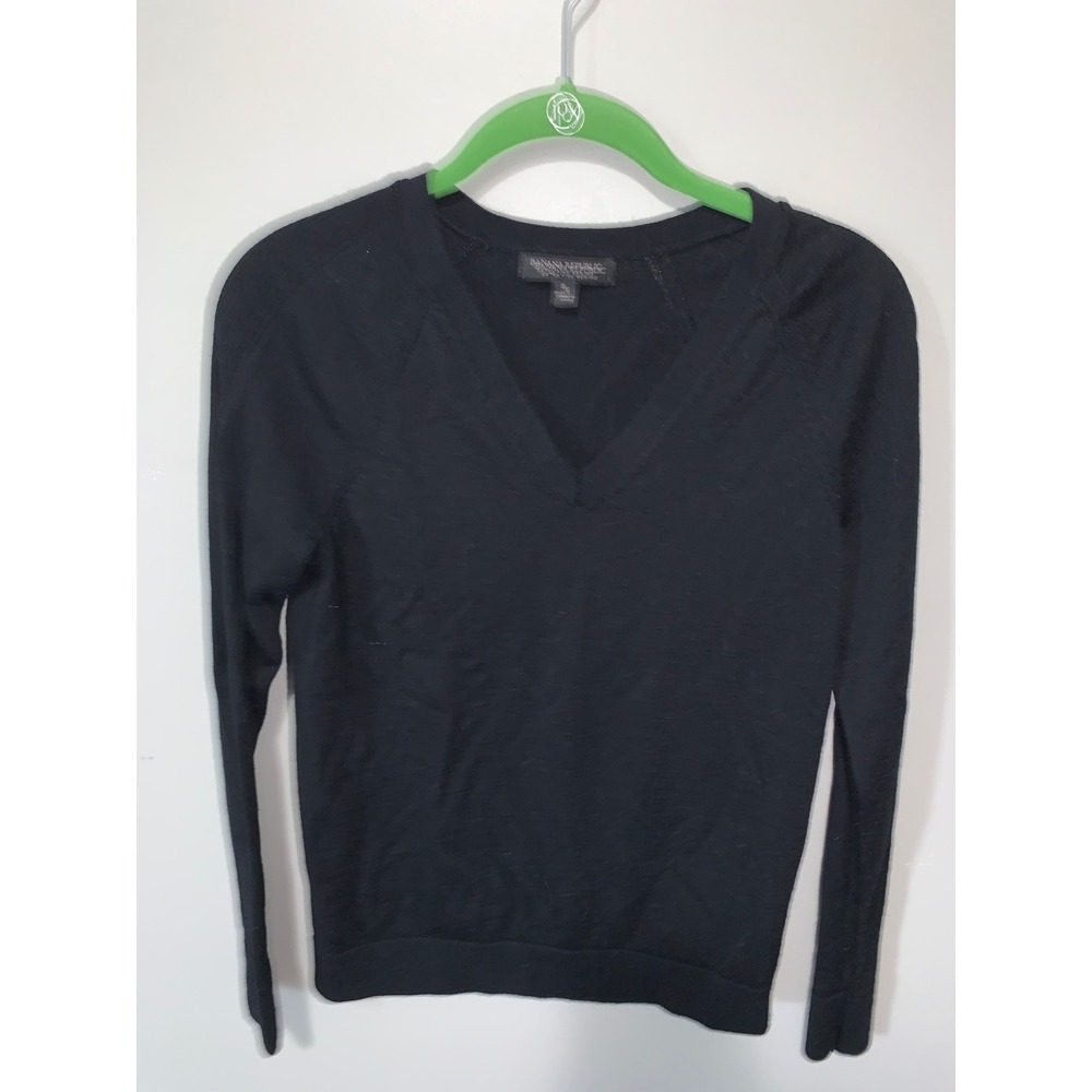 Banana Republic Extra Fine Merino Wool V-Neck Sweater Black Raglan Sleeve Small